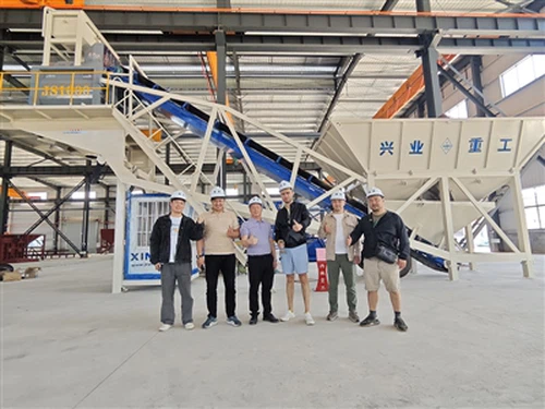 Multinationale klanten verzamelen zich om een nieuw hoofdstuk te verkennen ...